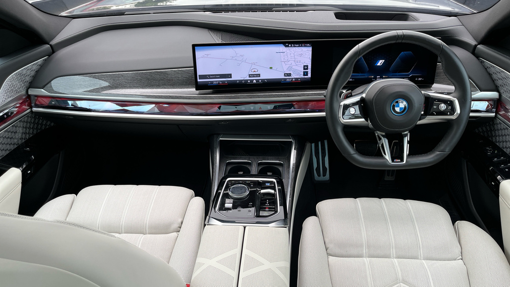 BMW i7 50 105.7Kwh M Sport Edrive Blue #4