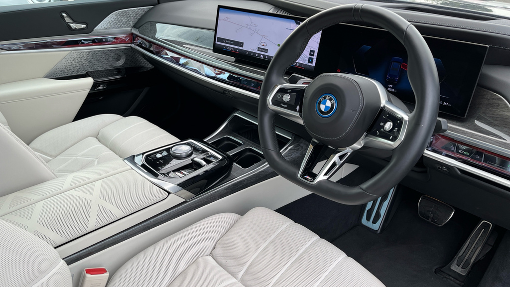 BMW i7 50 105.7Kwh M Sport Edrive Blue #6