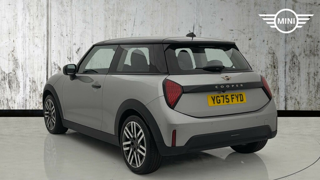 Mini Hatch 1.5C Classic Steptronic Euro 6 Ss Silver #2