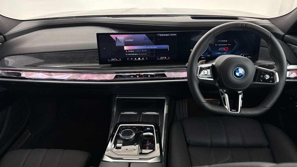 BMW i7 50 105.7Kwh M Sport Edrive Grey #4
