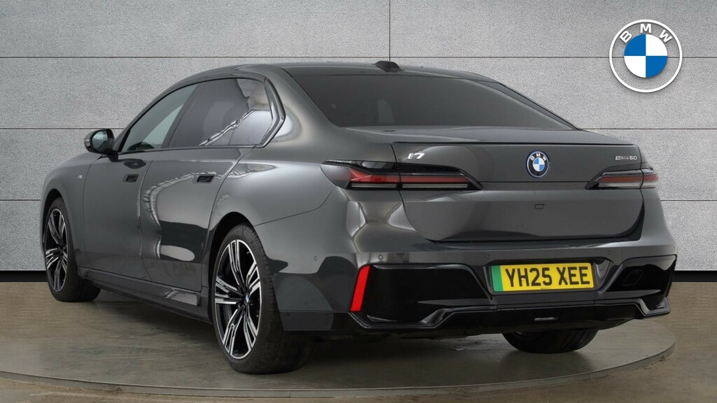 BMW i7 50 105.7Kwh M Sport Edrive Grey #2
