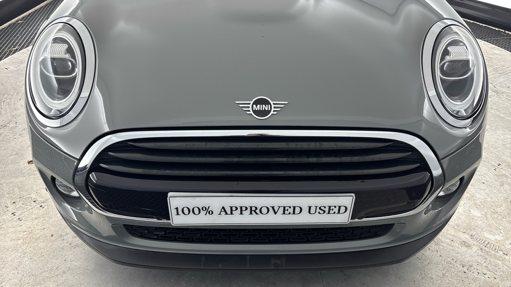 Mini Convertible 1.5L Cooper Classic Silver #25