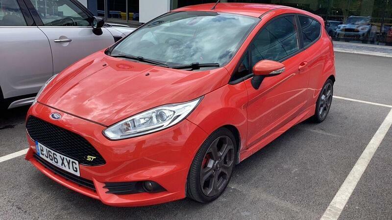 Ford Fiesta 1.6T Ecoboost St-3 Euro 6 Orange