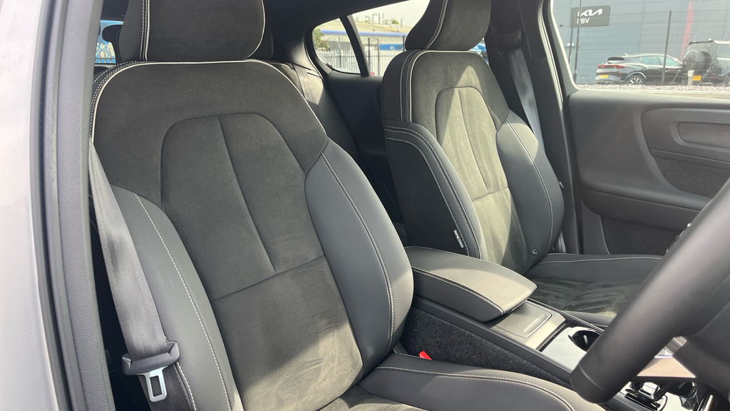 Volvo C40 Recharge 78Kwh Pro Blue #36