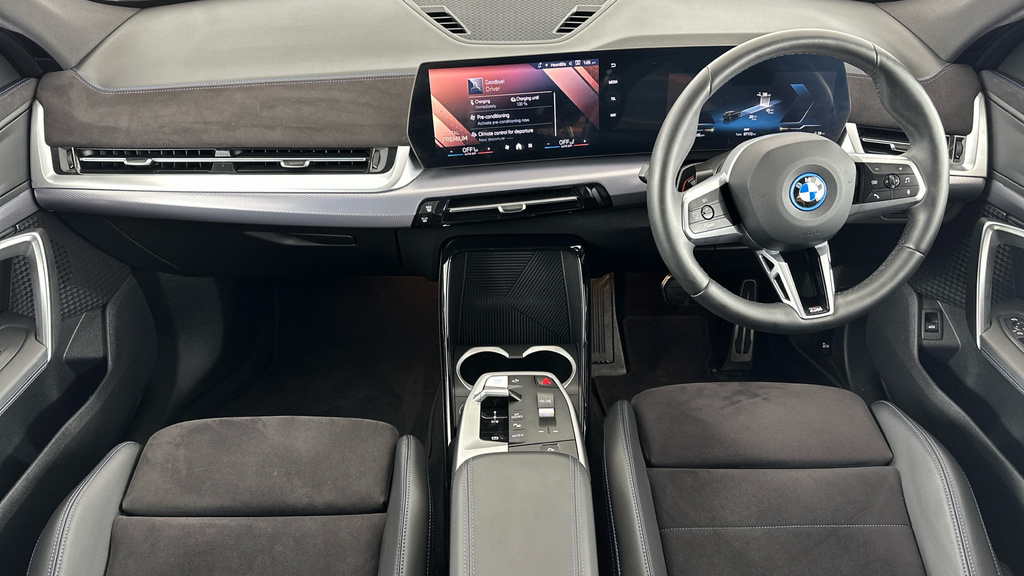 BMW iX2 20 66.5Kwh M Sport Edrive 11Kw Charger Black #4