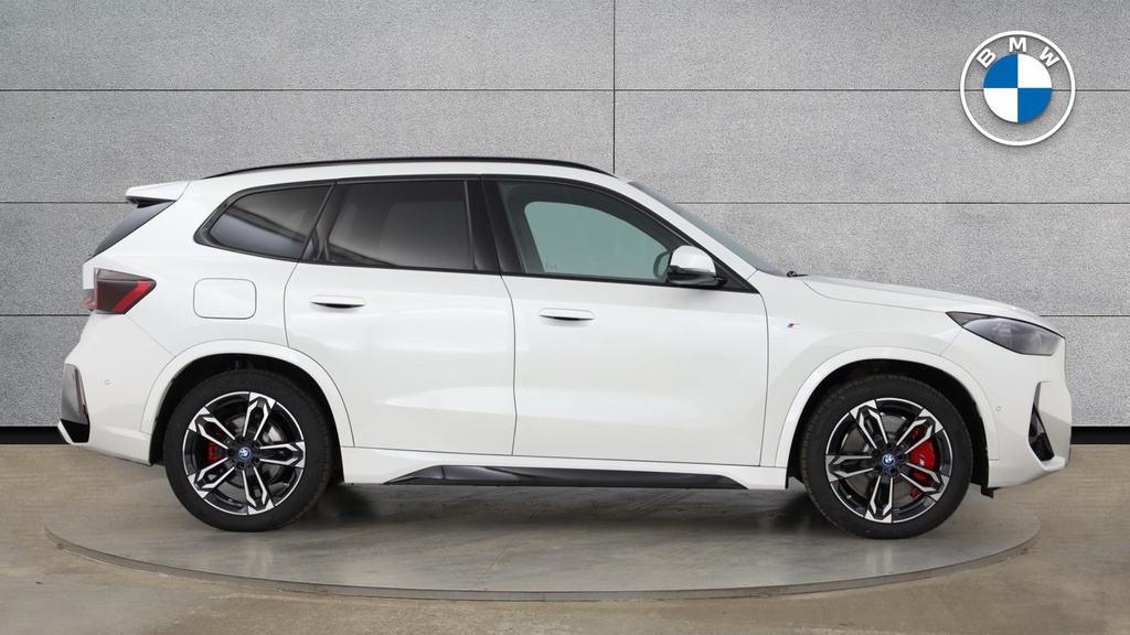 BMW iX1 30 66.5Kwh M Sport Xdrive 11Kw Charger White #3