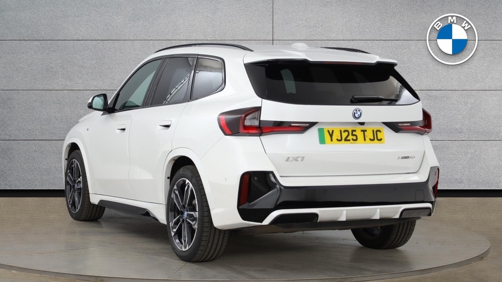 BMW iX1 30 66.5Kwh M Sport Xdrive 11Kw Charger White #2