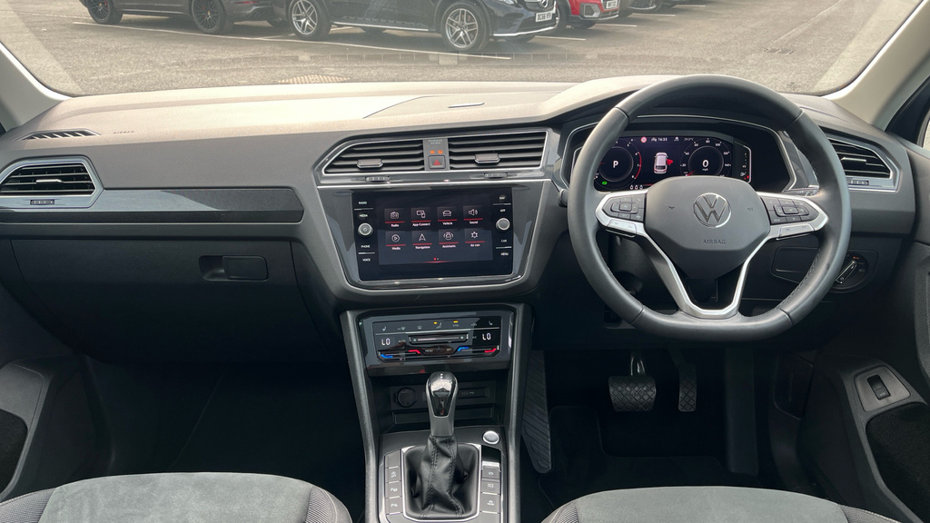 Volkswagen Tiguan 1.5 Tsi Elegance Dsg Euro 6 Ss Grey #4