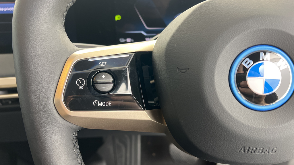 BMW iX 50 M Sport Blue #17