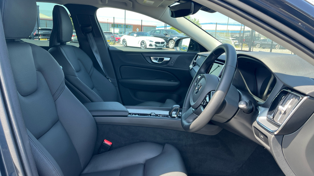 Volvo V60 B4 Mhev Plus Black #11