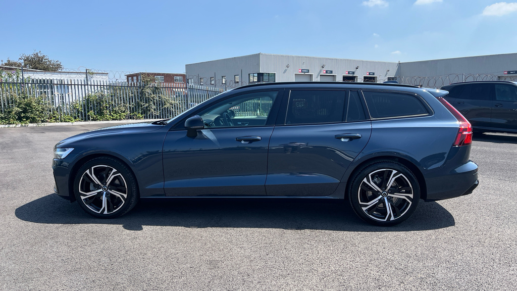 Volvo V60 B4 Mhev Plus Black #42