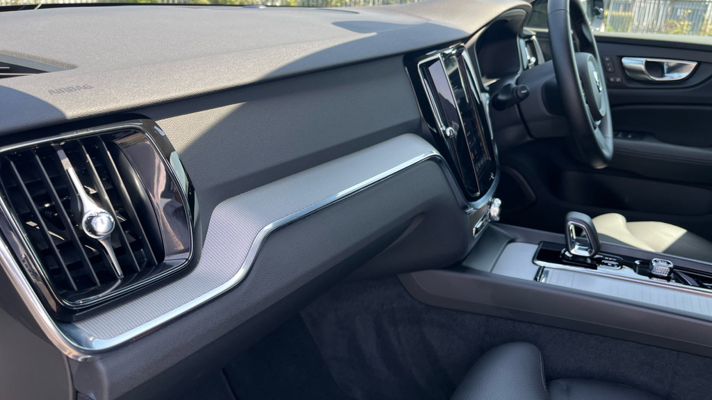 Volvo V60 B4 Mhev Plus Black #22