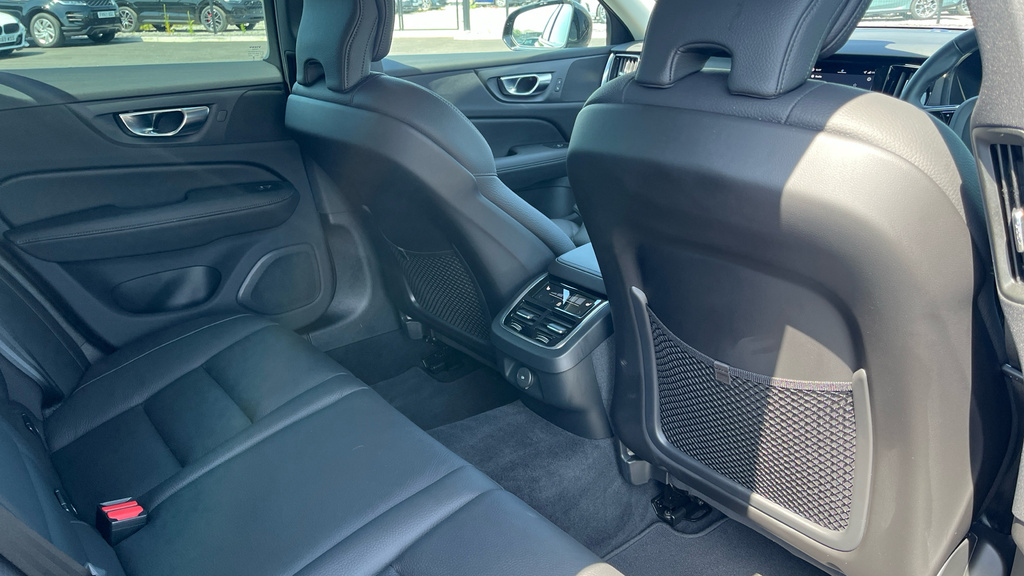 Volvo V60 B4 Mhev Plus Black #37