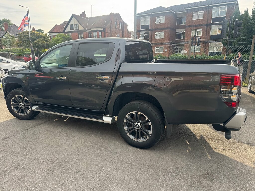 Mitsubishi L200 2.2 Di-d Dc Barbarian X Pickup Double Cab Dies WV70HRJ Grey #2