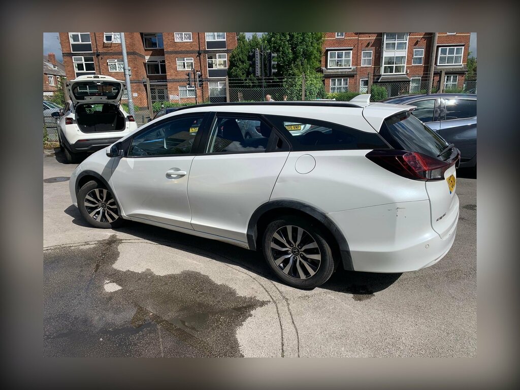 Honda Civic 1.6 I-dtec Se Plus Tourer Ss 120 Ps YC67UFM White #4