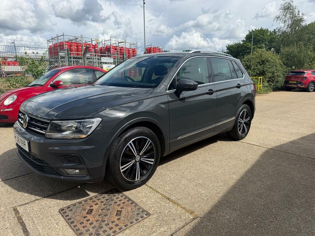 Volkswagen Tiguan 2.0 Tdi Se Navigation Euro 6 Ss FJ18VHT Grey #3