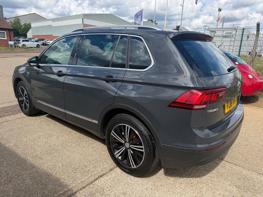Volkswagen Tiguan 2.0 Tdi Se Navigation Euro 6 Ss FJ18VHT Grey #4