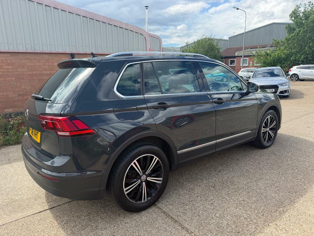 Volkswagen Tiguan 2.0 Tdi Se Navigation Euro 6 Ss FJ18VHT Grey #6