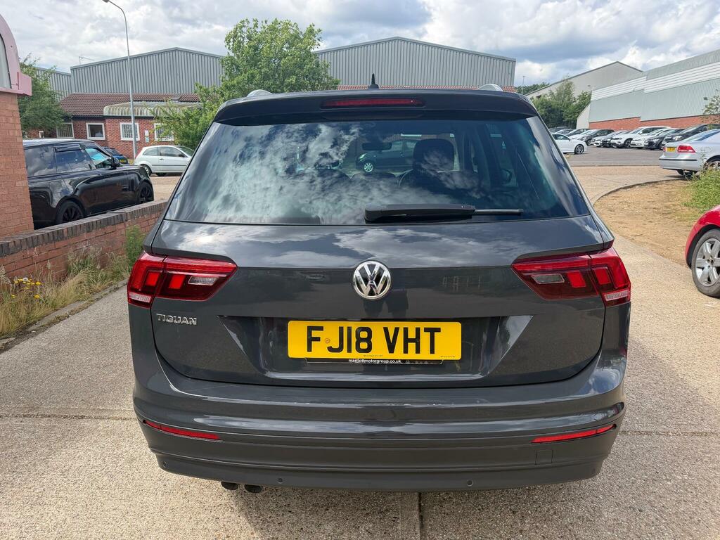 Volkswagen Tiguan 2.0 Tdi Se Navigation Euro 6 Ss FJ18VHT Grey #5