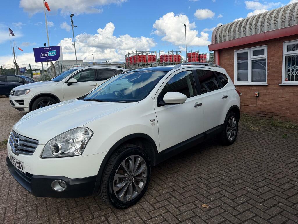 Nissan Qashqai+2 2.0 N-tec 2Wd White #3