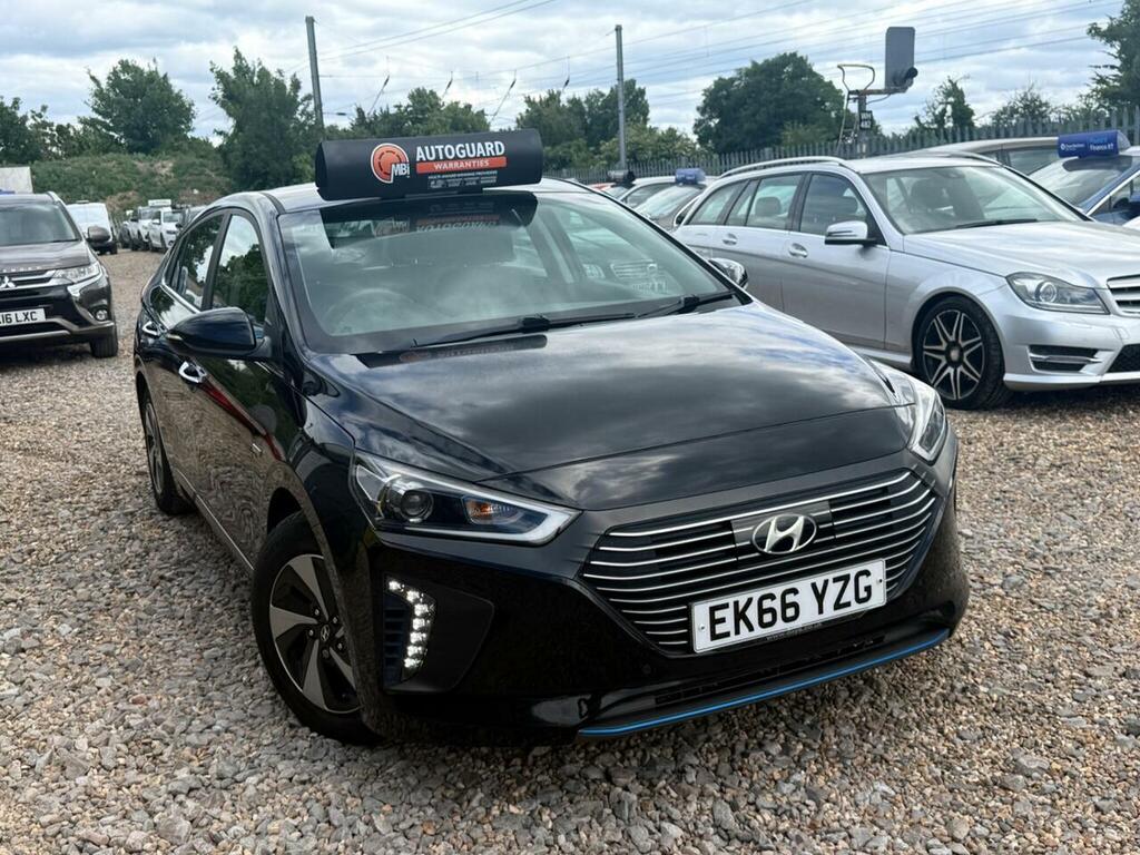 Hyundai Ioniq Hatchback White #5