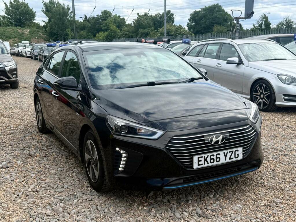 Hyundai Ioniq Hatchback White #8