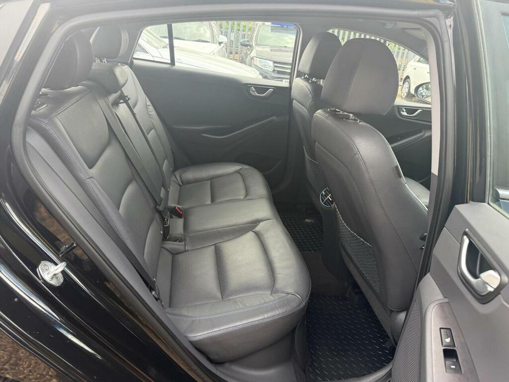 Hyundai Ioniq Hatchback White #19