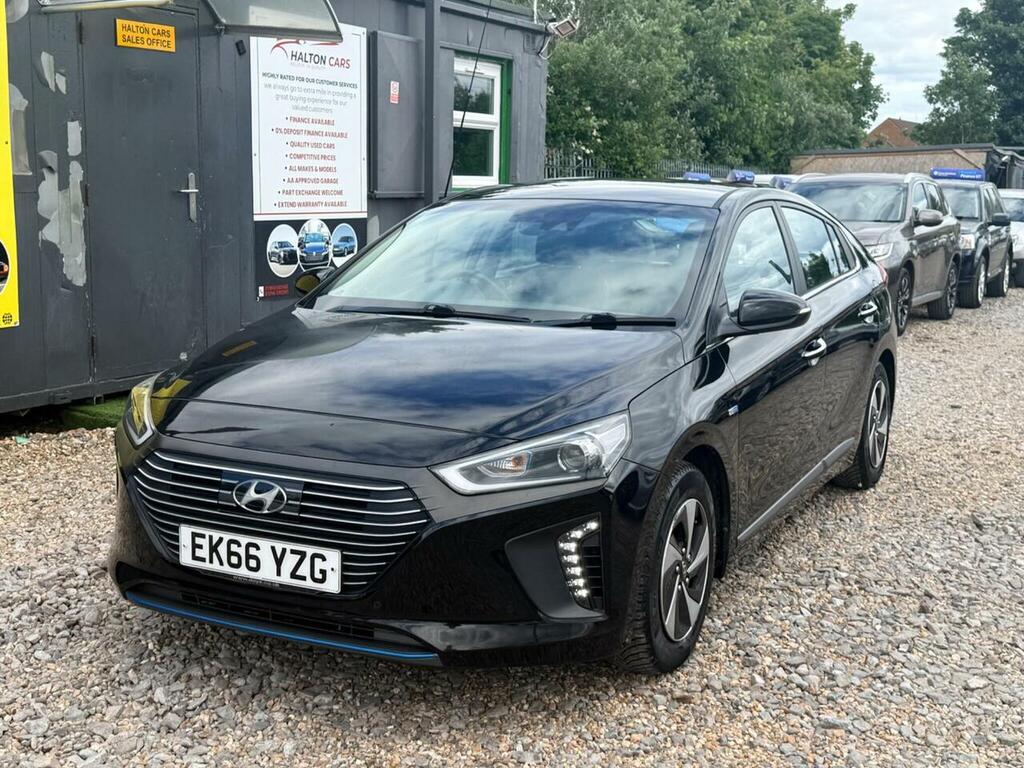 Hyundai Ioniq Hatchback White #4