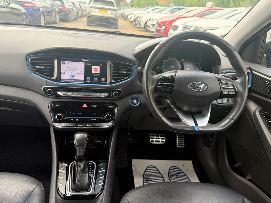 Hyundai Ioniq Hatchback White #16