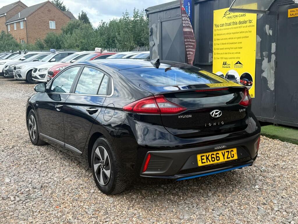 Hyundai Ioniq Hatchback White #12