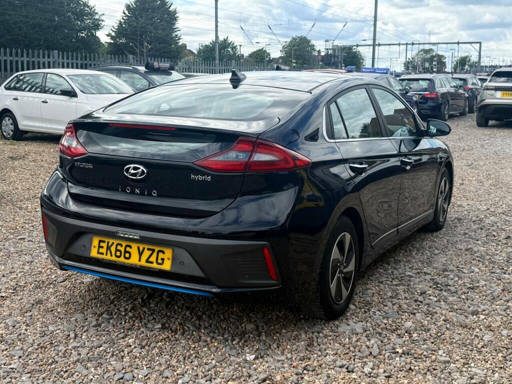 Hyundai Ioniq Hatchback White #14