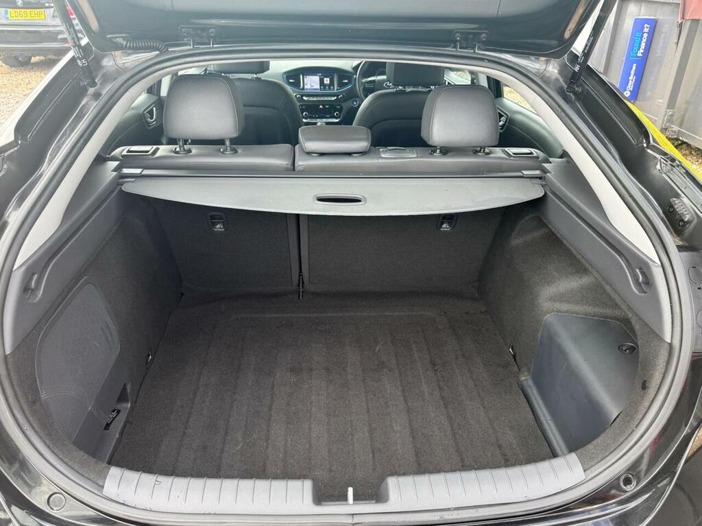 Hyundai Ioniq Hatchback White #45