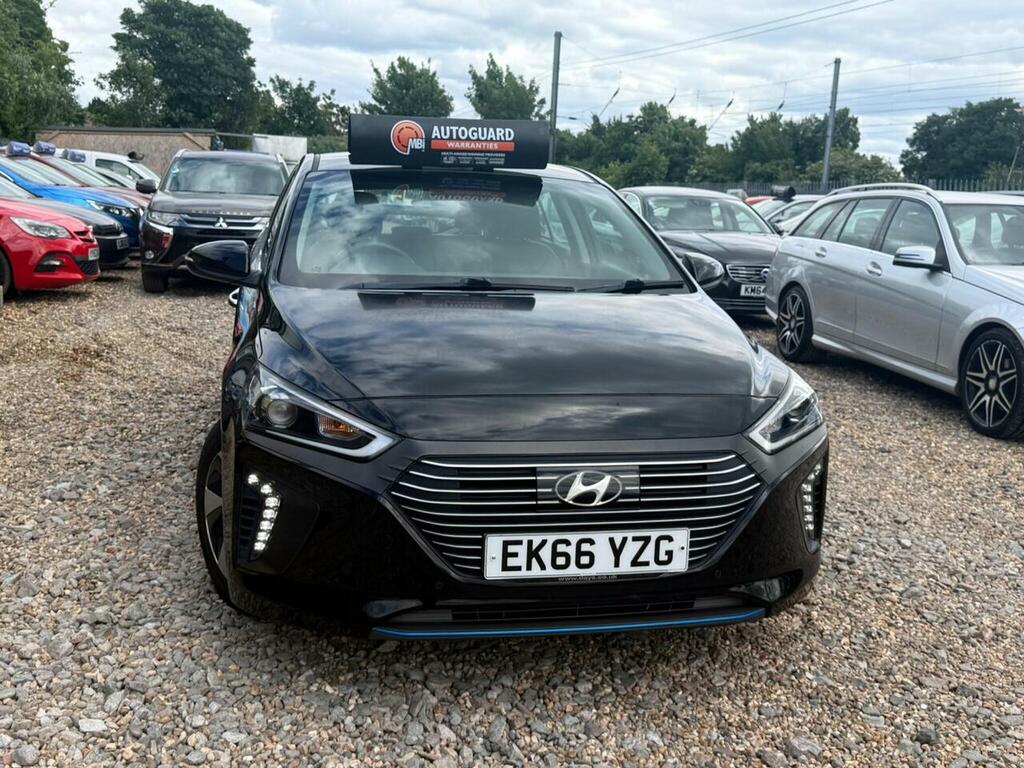 Hyundai Ioniq Hatchback White #10