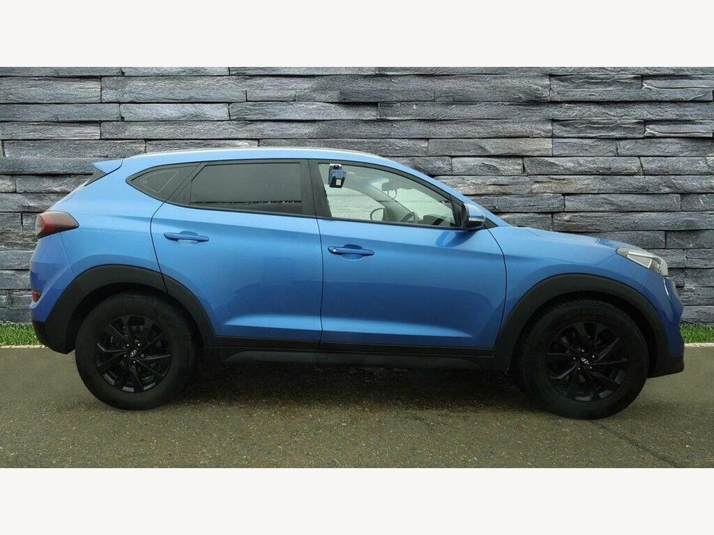 Hyundai Tucson Crdi Blue Drive Premium Red #5