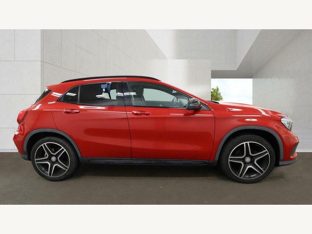 Mercedes-Benz GLA Class Amg Line Black #10