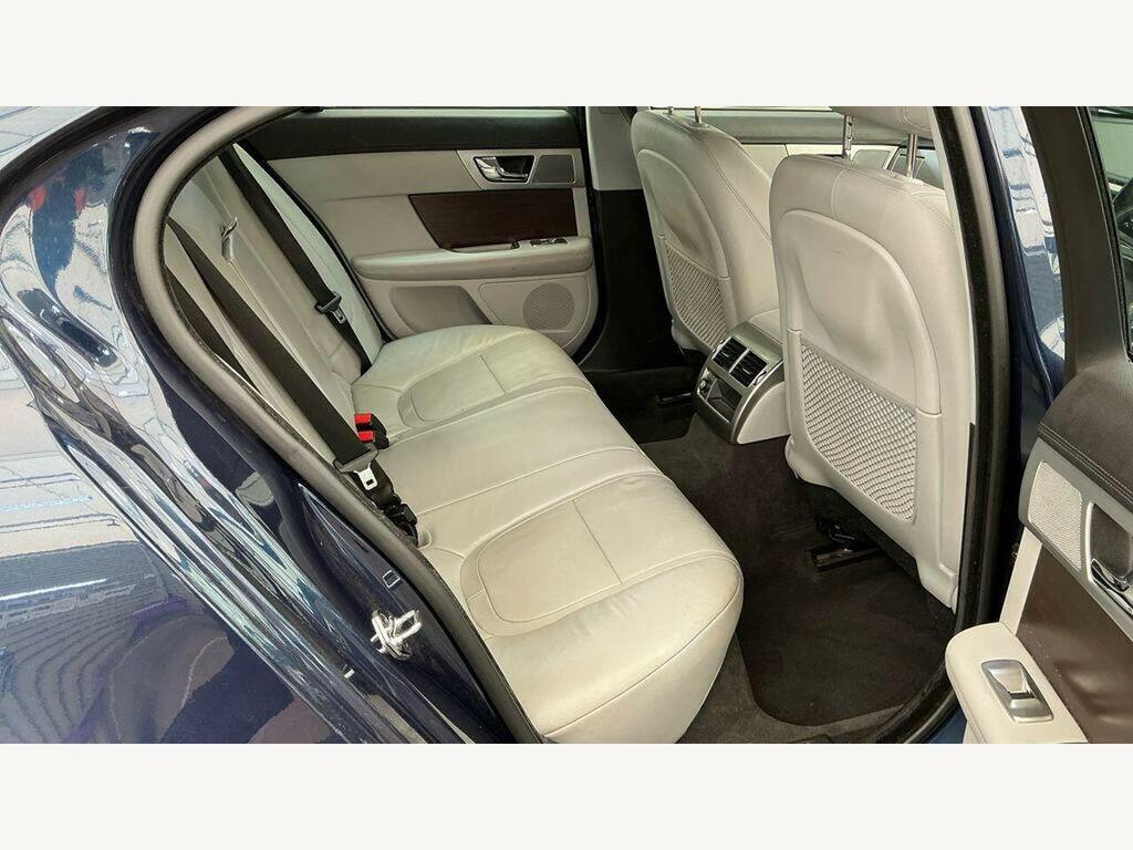Jaguar XF V6 Premium Luxury Silver #11