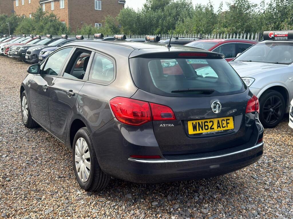 Vauxhall Astra 1.6I 16V Se Red #9