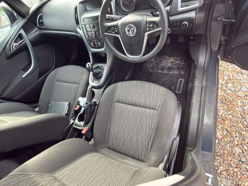 Vauxhall Astra 1.6I 16V Se Red #16
