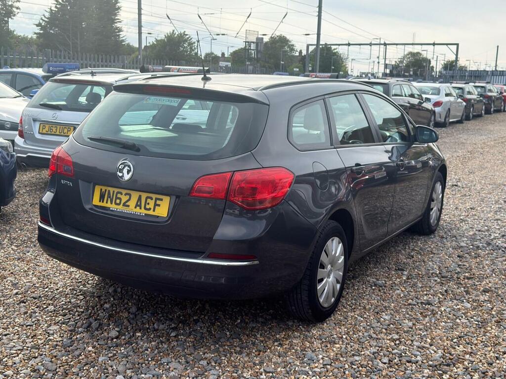 Vauxhall Astra 1.6I 16V Se Red #11
