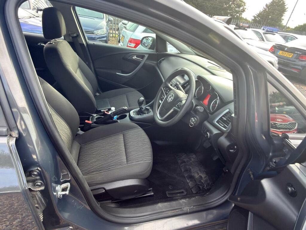 Vauxhall Astra 1.6I 16V Se Red #17