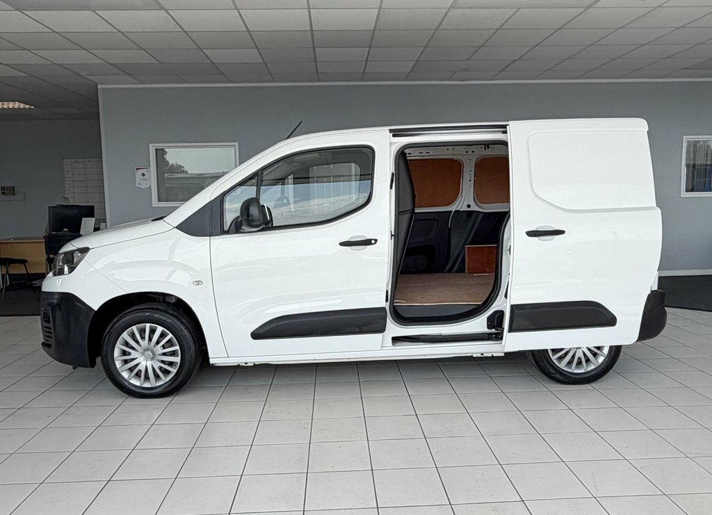 Citroen Berlingo 1.6L Enterprise M White #3