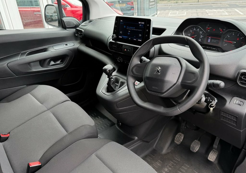 Peugeot Partner 1.5L Professional Premium Grey #2