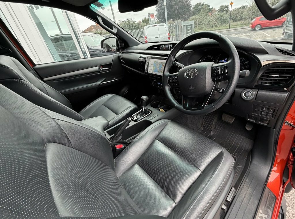 Toyota HILUX 2.4D Active 150 #25