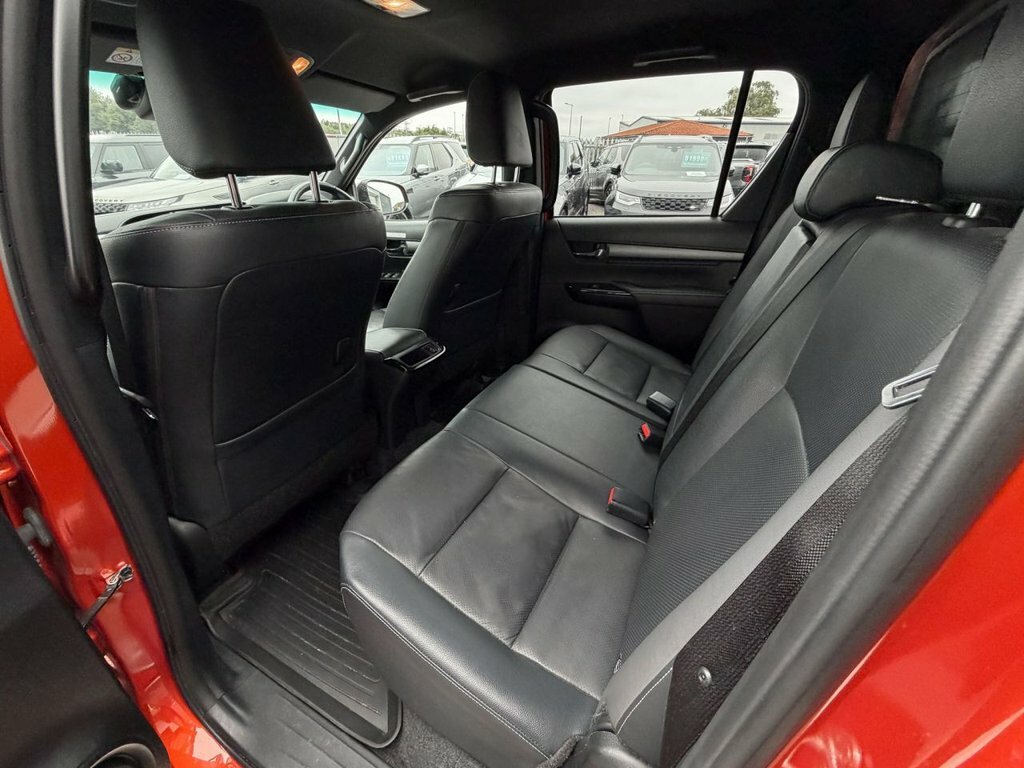 Toyota HILUX 2.4D Active 150 #20