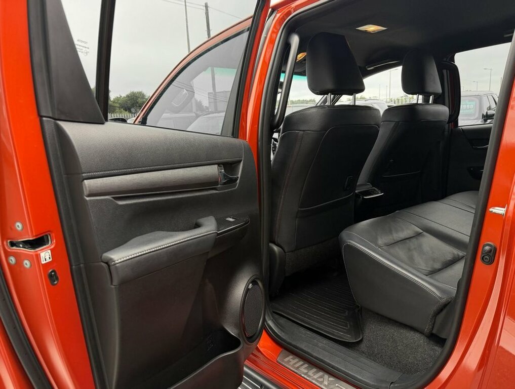 Toyota HILUX 2.4D Active 150 #13
