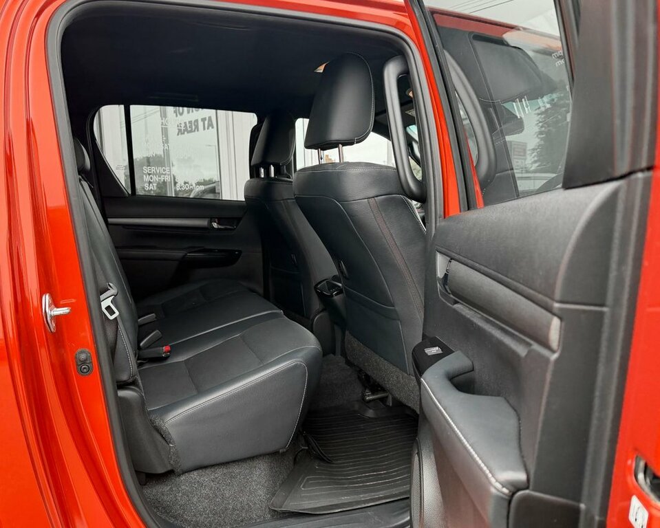 Toyota HILUX 2.4D Active 150 #10