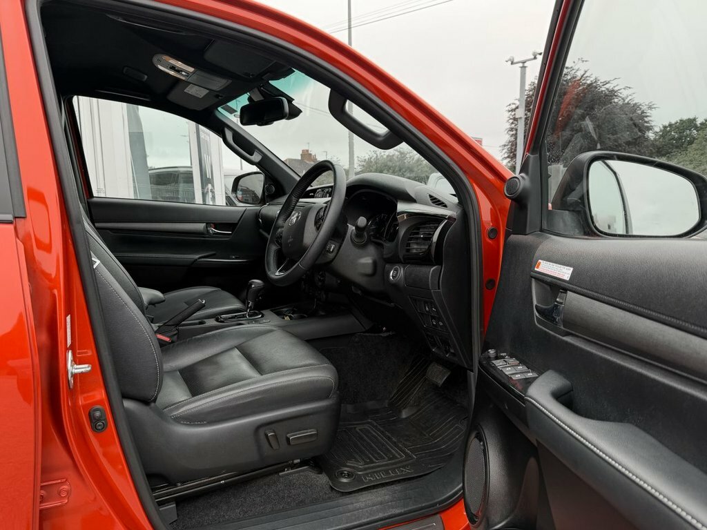 Toyota HILUX 2.4D Active 150 #24
