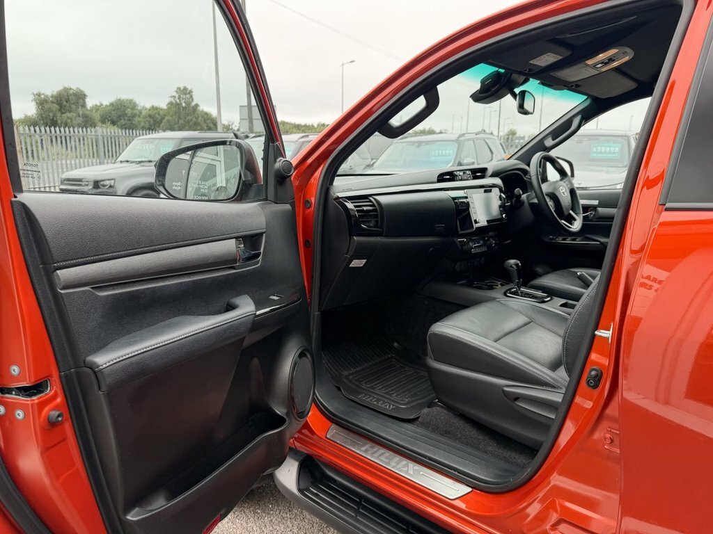 Toyota HILUX 2.4D Active 150 #21