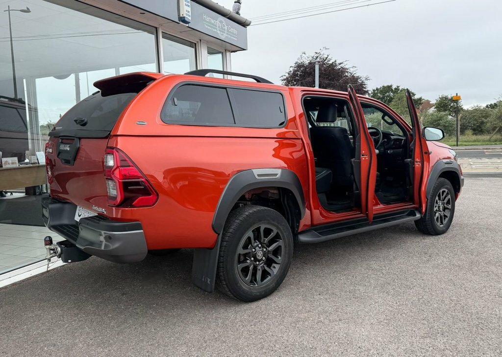 Toyota HILUX 2.8L Invincible X Orange #4