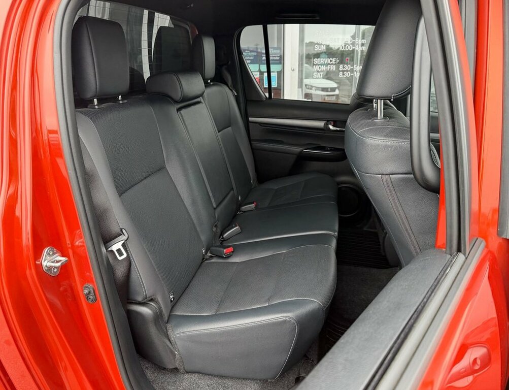 Toyota HILUX 2.4D Active 150 #11